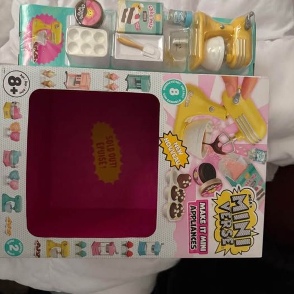 MGA's Miniverse Make It Mini Appliances Series 2 Yellow Mixer Set with box